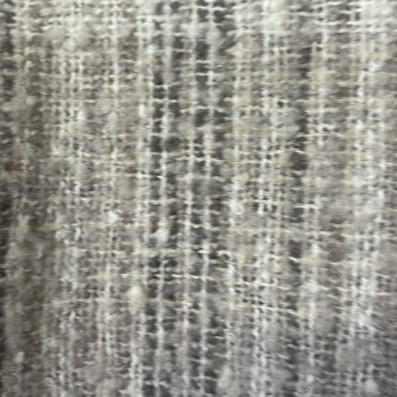 Cream and gray nubby knit wrap - Picture 4 of 4